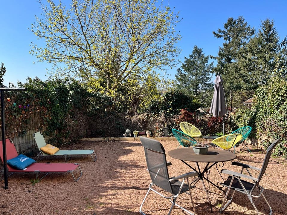 Patio, Dining area, Garden view, sunbed