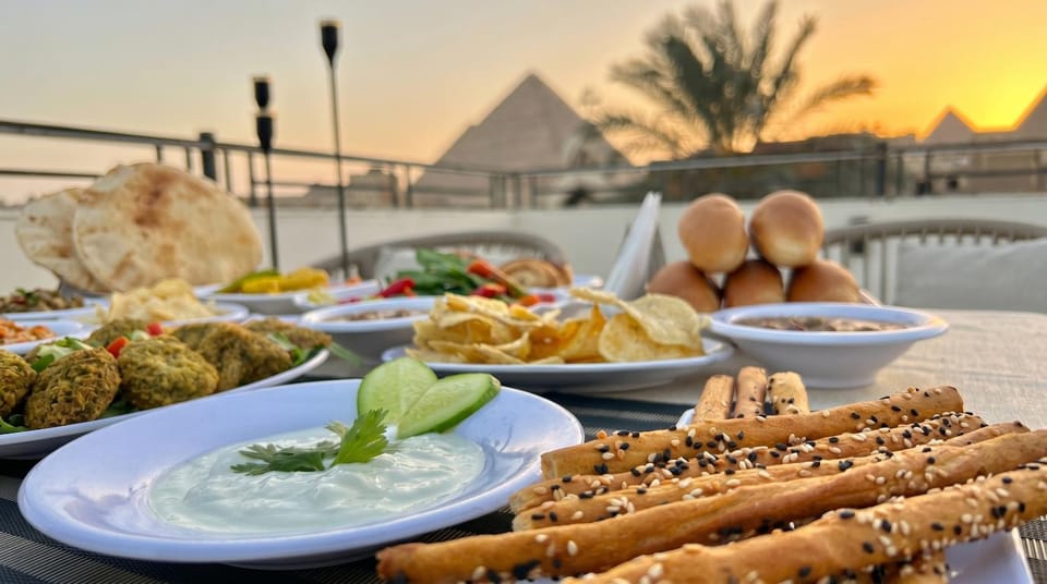 Day, Natural landscape, Food and drinks, Food, Buffet breakfast, Lunch, Dinner, Drinks