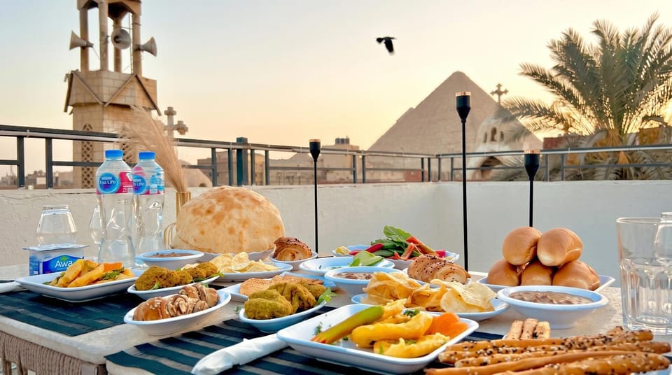 Restaurant/places to eat, Day, Natural landscape, Food and drinks, Food, Breakfast, Continental breakfast, Buffet breakfast, Lunch, Drinks