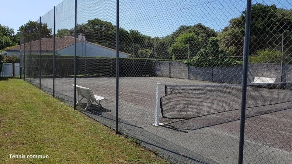 Tennis court