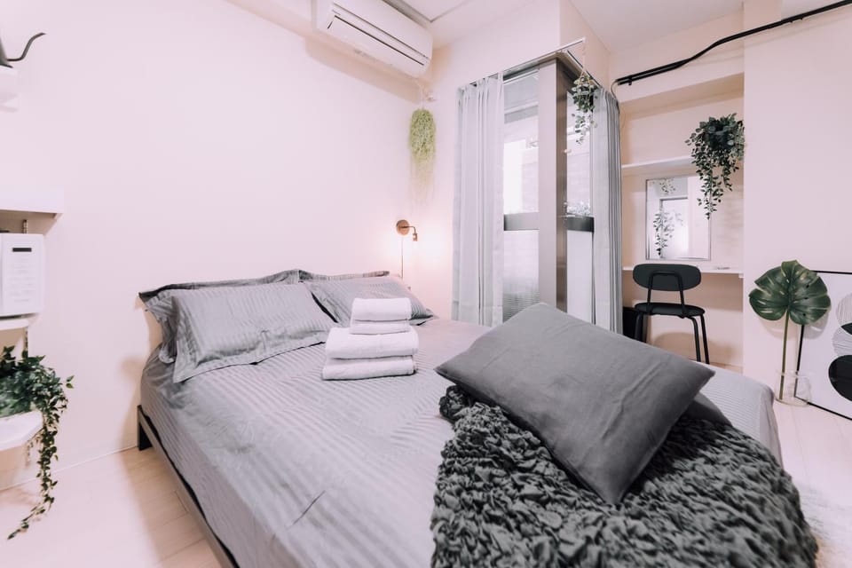 Bed, Bedroom, air conditioner