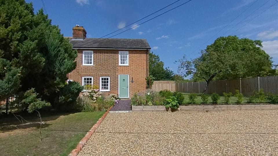 Property building, Garden, Garden view, Parking