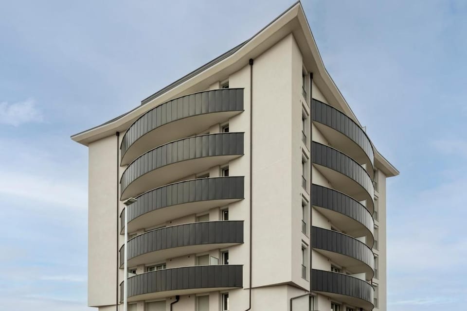 Bella Vista Prestige Suite Apartment in Lombardy