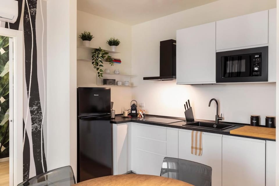 Bella Vista Prestige Suite Apartment in Lombardy