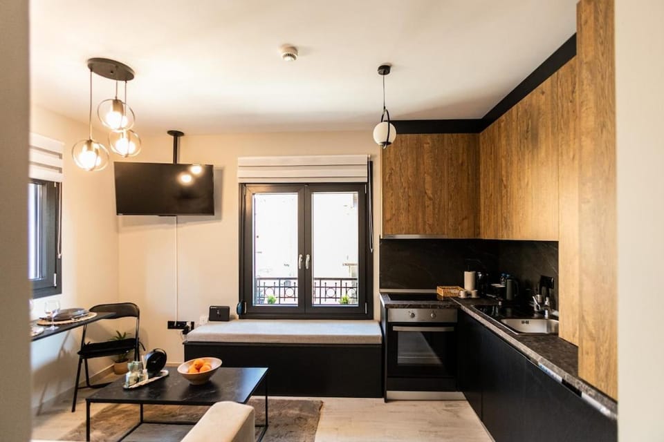 Kitchen or kitchenette, Seating area