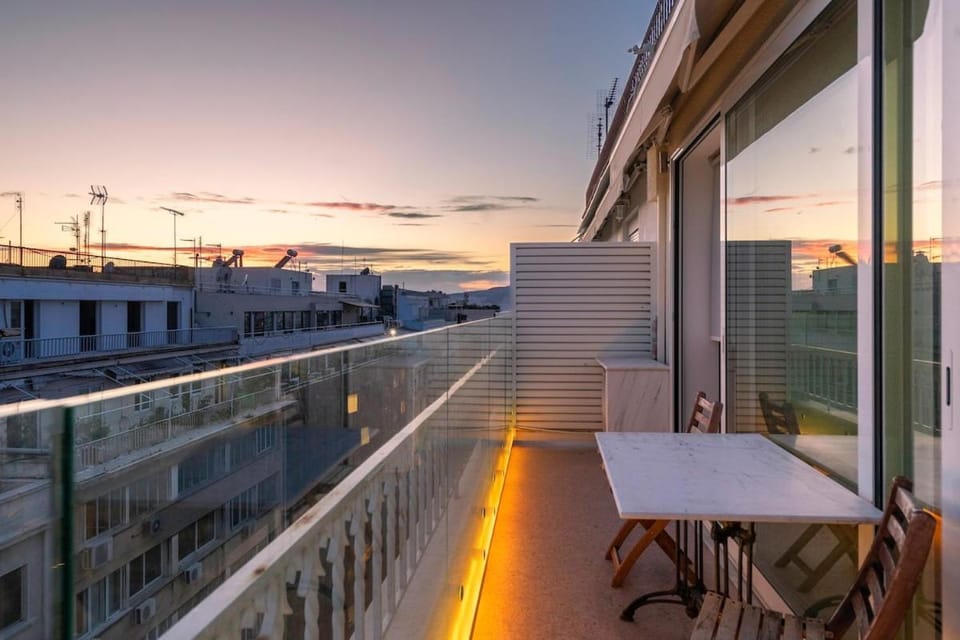 Sofokleous suite with Acropolis stunning view Apartment in Athens