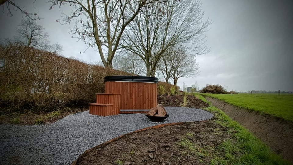 Natural landscape, Garden, Hot Tub