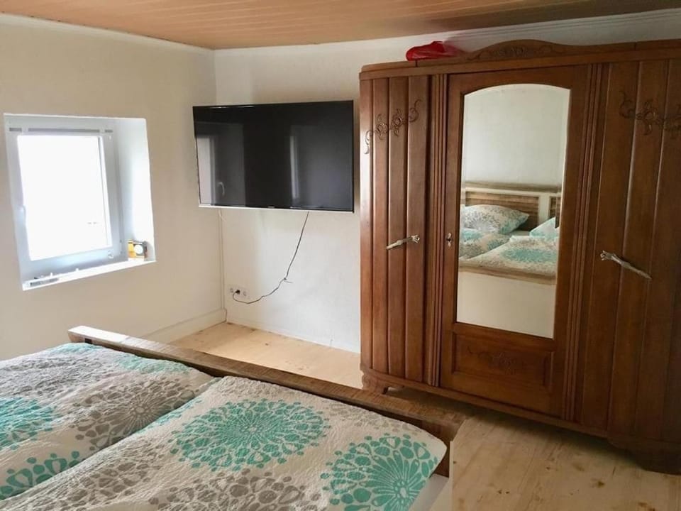 Bed, Photo of the whole room, Bedroom, wardrobe
