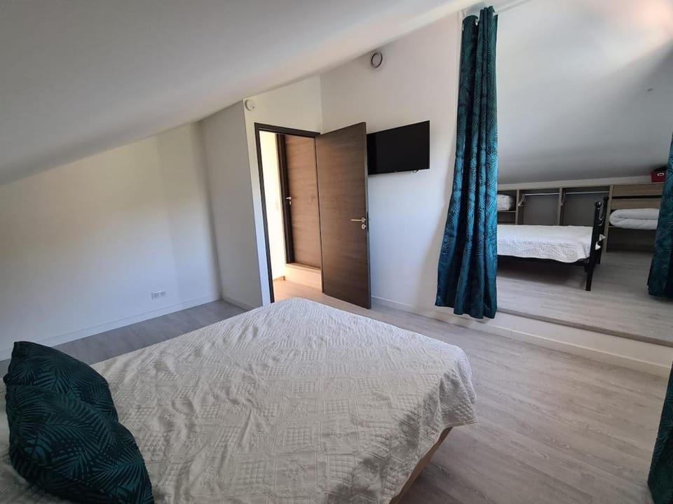 6-person apartment in sea view villa with jacuzzi Apartment in Corsica