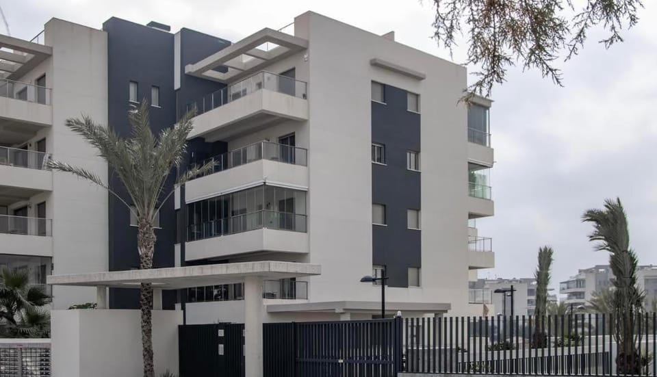 5-Star Complex With 3 Pools & Gym Apartment in Vega Baja del Segura