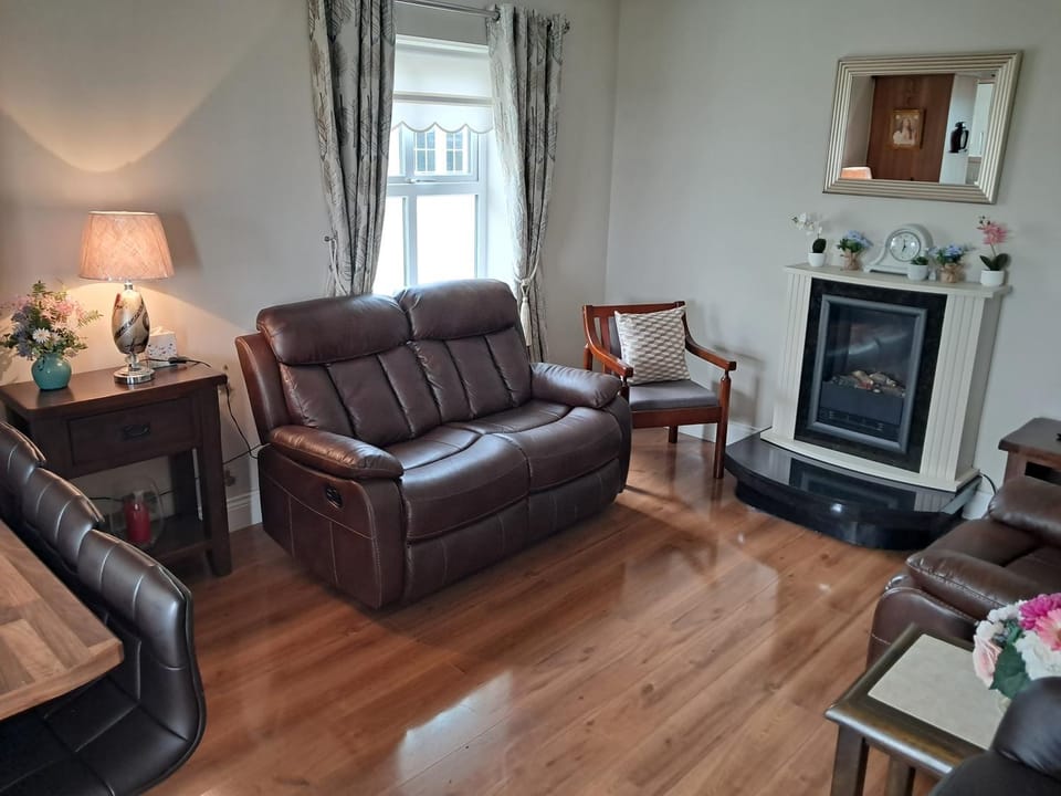 Warm Spacious Three Bed Chalet Apartment in County Galway