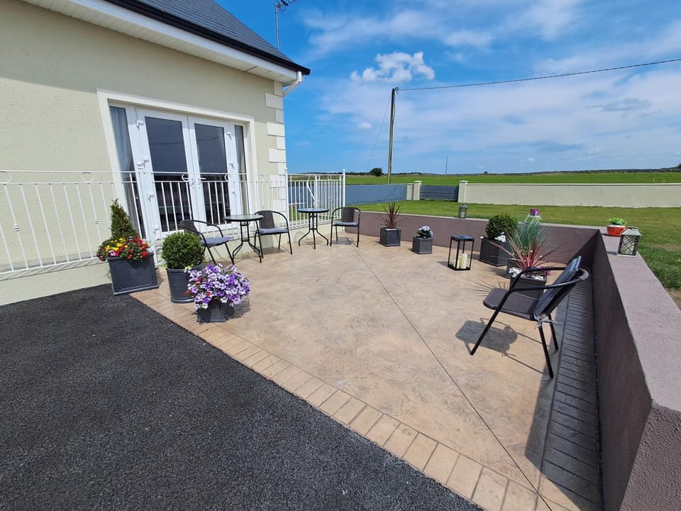 Warm Spacious Three Bed Chalet Apartment in County Galway