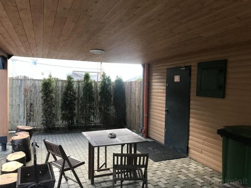 SKH RL, 2 apartments, 4 bedrooms, 9-13 person House in Romania