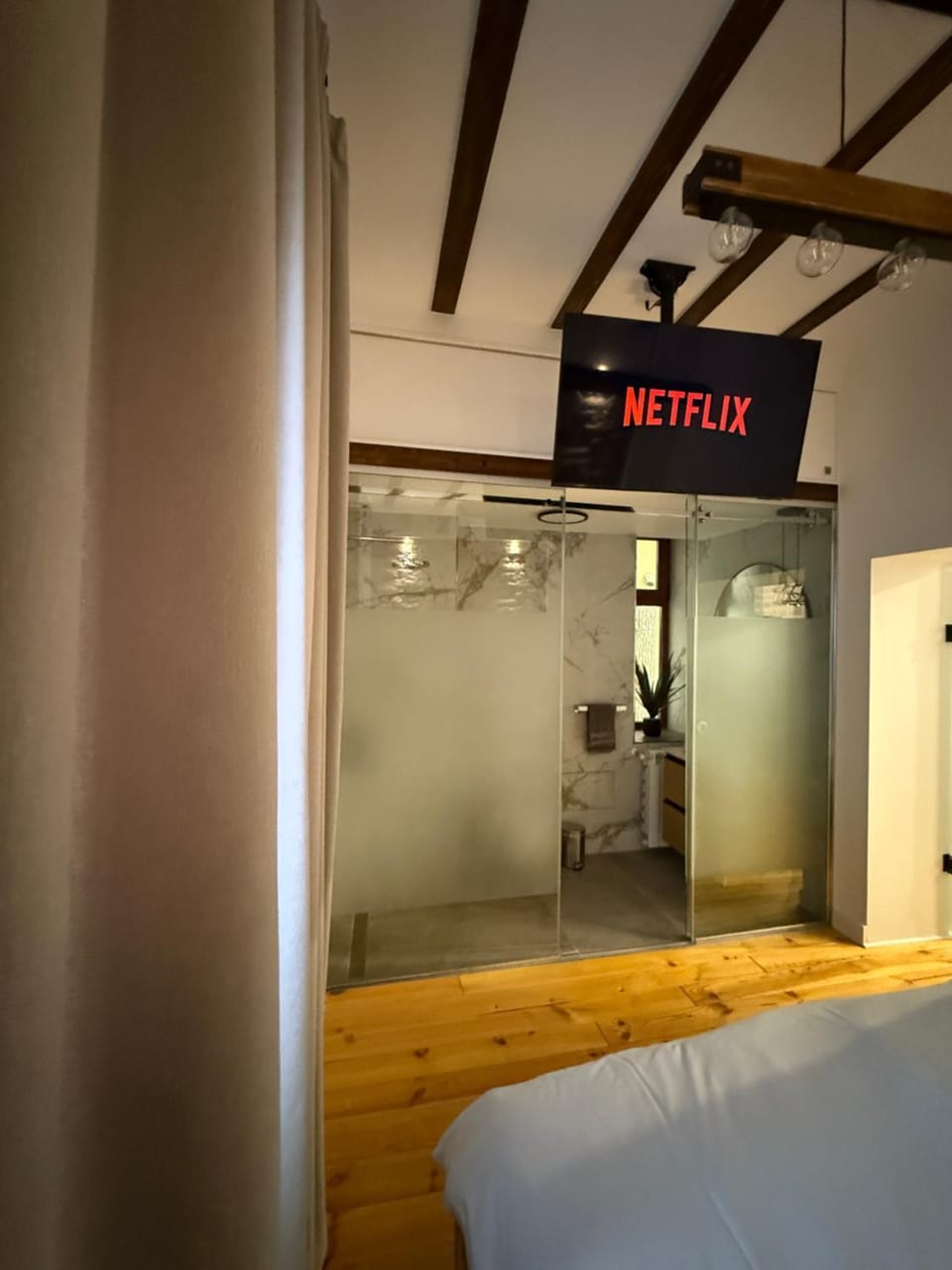 Bed, Bathroom, TV and multimedia, Bedroom, internet