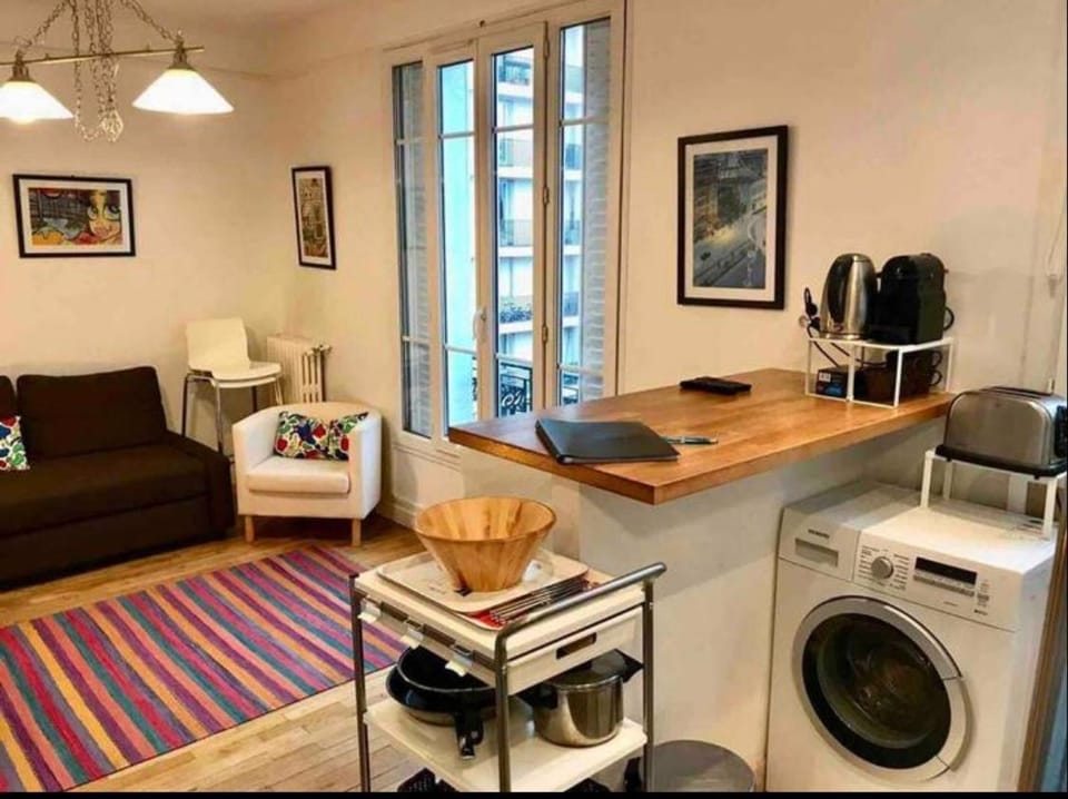 Appartement de charme F2, Porte St Cloud Apartment in Paris