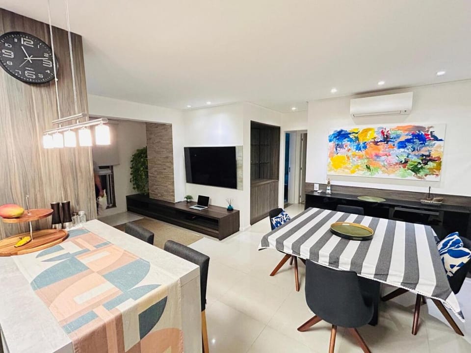 Communal lounge/ TV room, Living room, Dining area, Evening entertainment