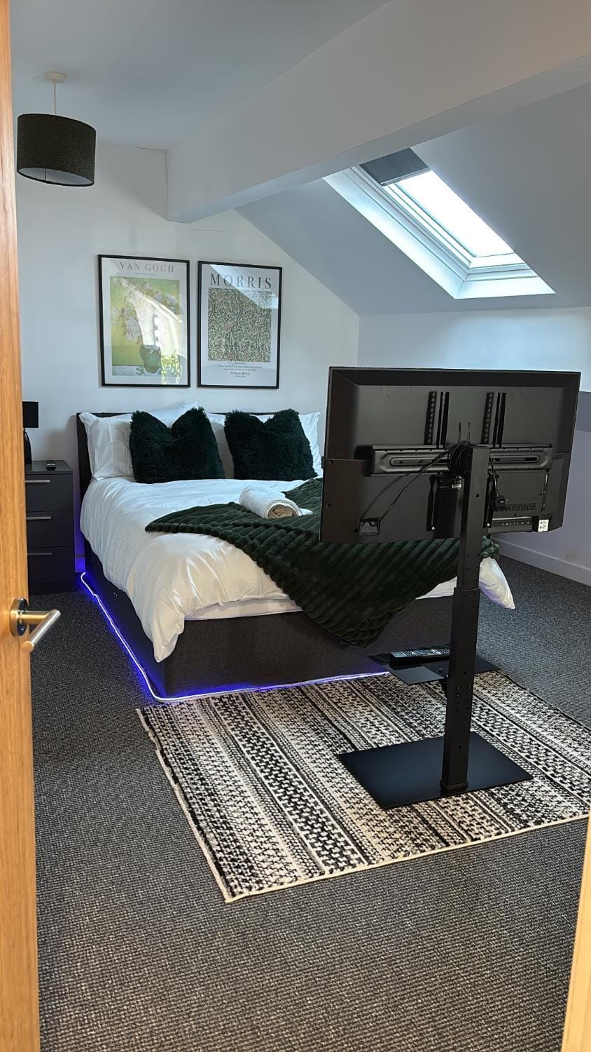 Bed, Bedroom