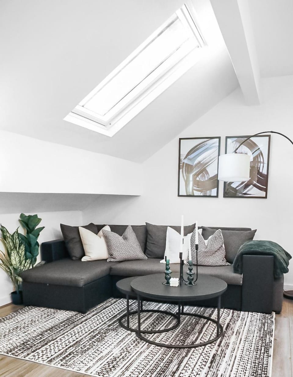 Living room, Seating area