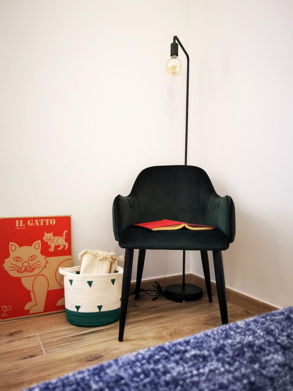 Cozy Flat - 50 Meters from the Metro - AC Apartment in Milan