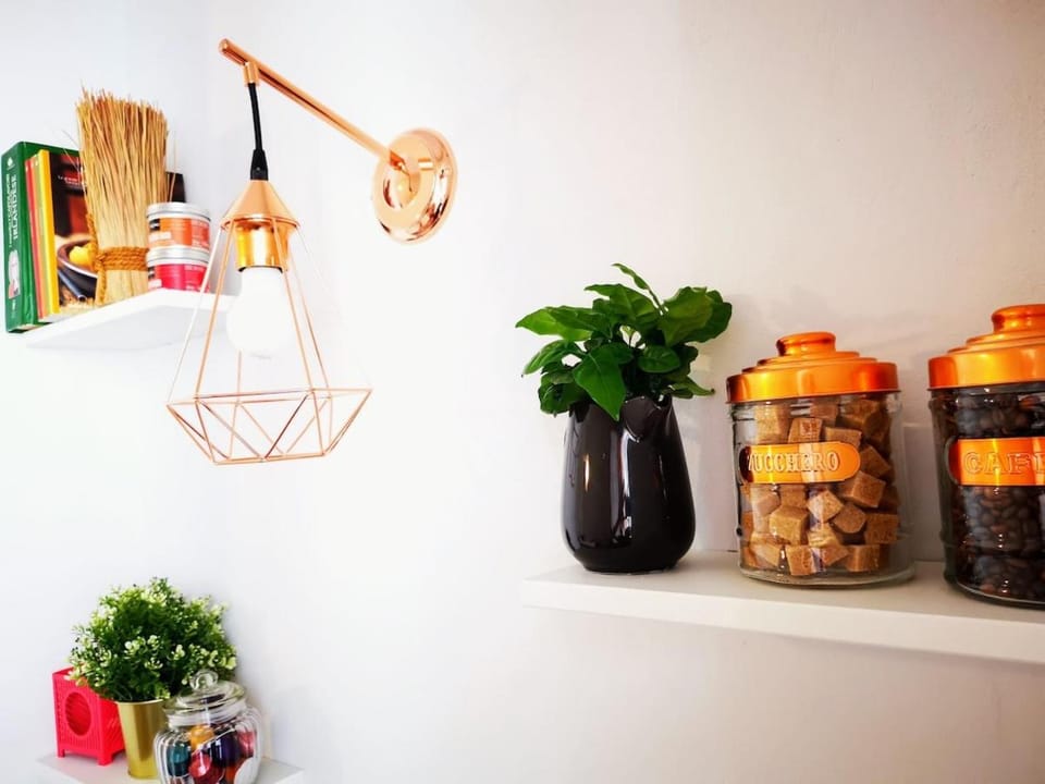 Cozy Flat - 50 Meters from the Metro - AC Apartment in Milan