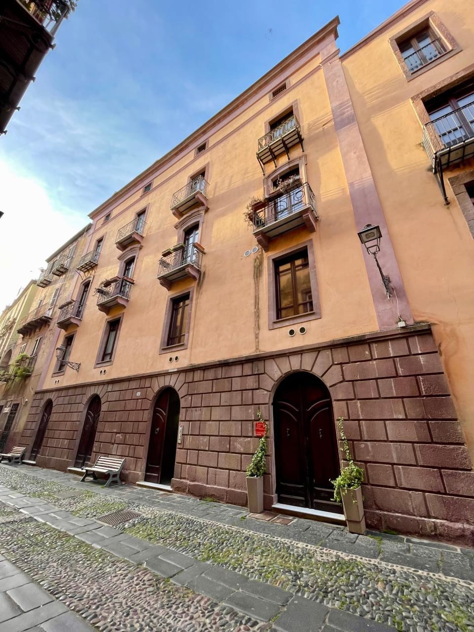 Property building, Facade/entrance, Lobby or reception