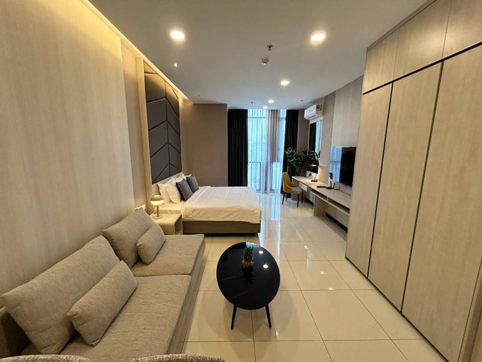 Bed, Living room, Seating area