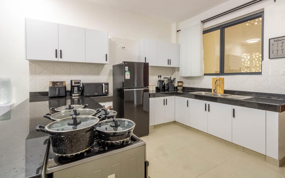 Coffee/tea facilities, Kitchen or kitchenette, Dining area, dishwasher, oven, pet friendly, stove, toaster