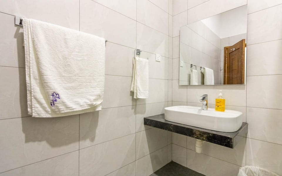 Shower, Bathroom, towels