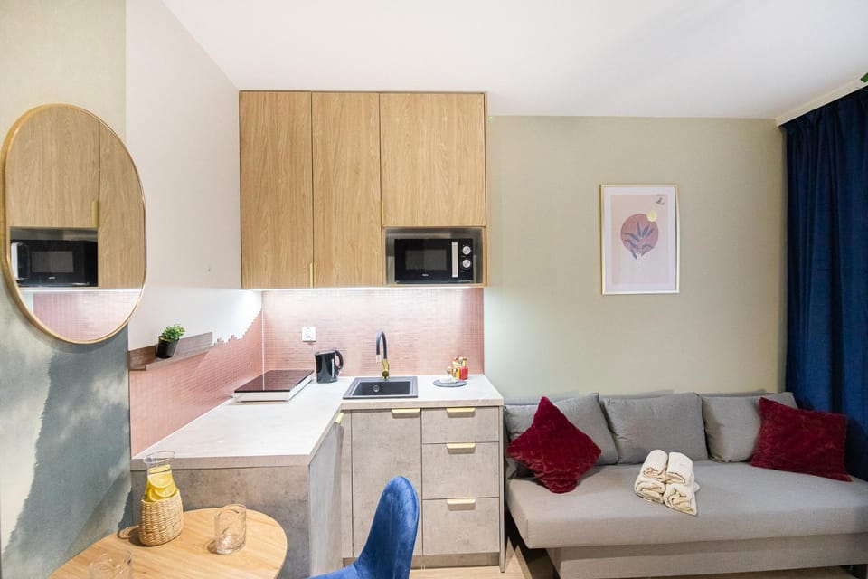 Kitchen or kitchenette, Seating area