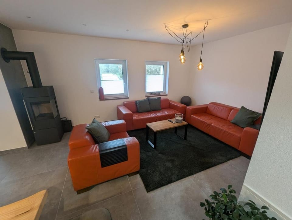 Communal lounge/ TV room, Living room, Seating area, oven