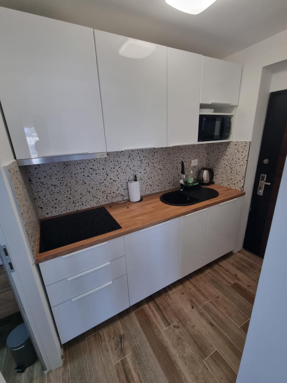 Kitchen or kitchenette, stove