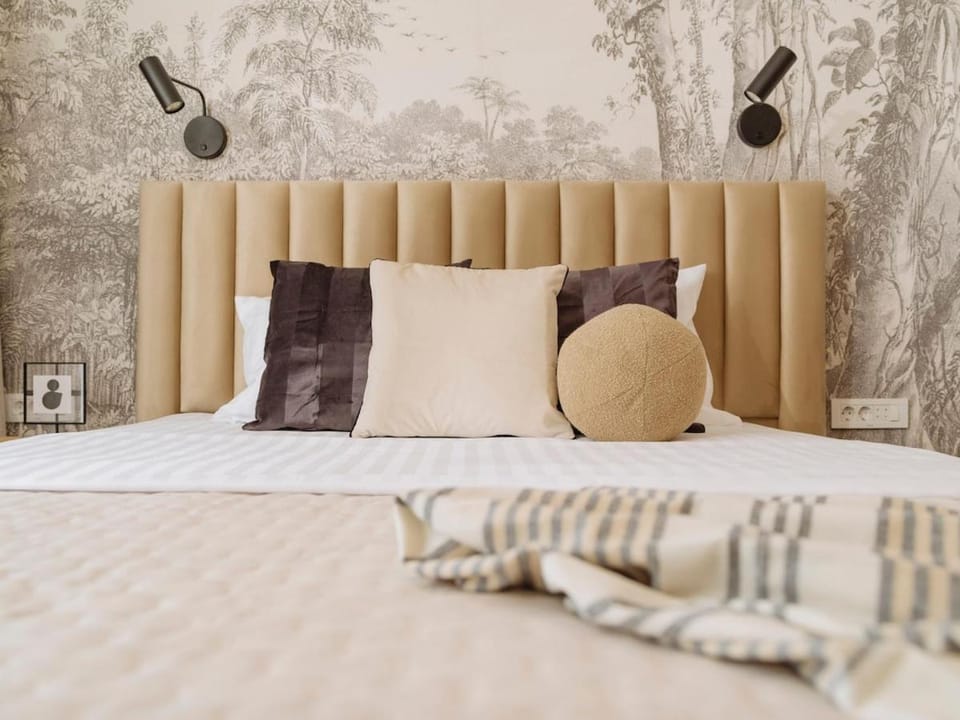 Closer to the Sun - Warm Studio Apartment in Bucharest