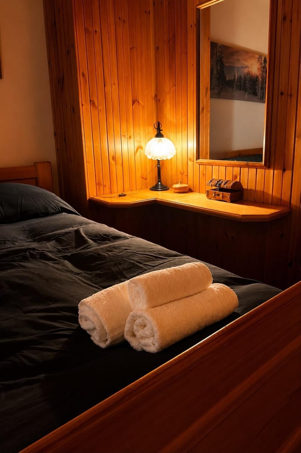 Bed, Photo of the whole room, Bedroom, towels