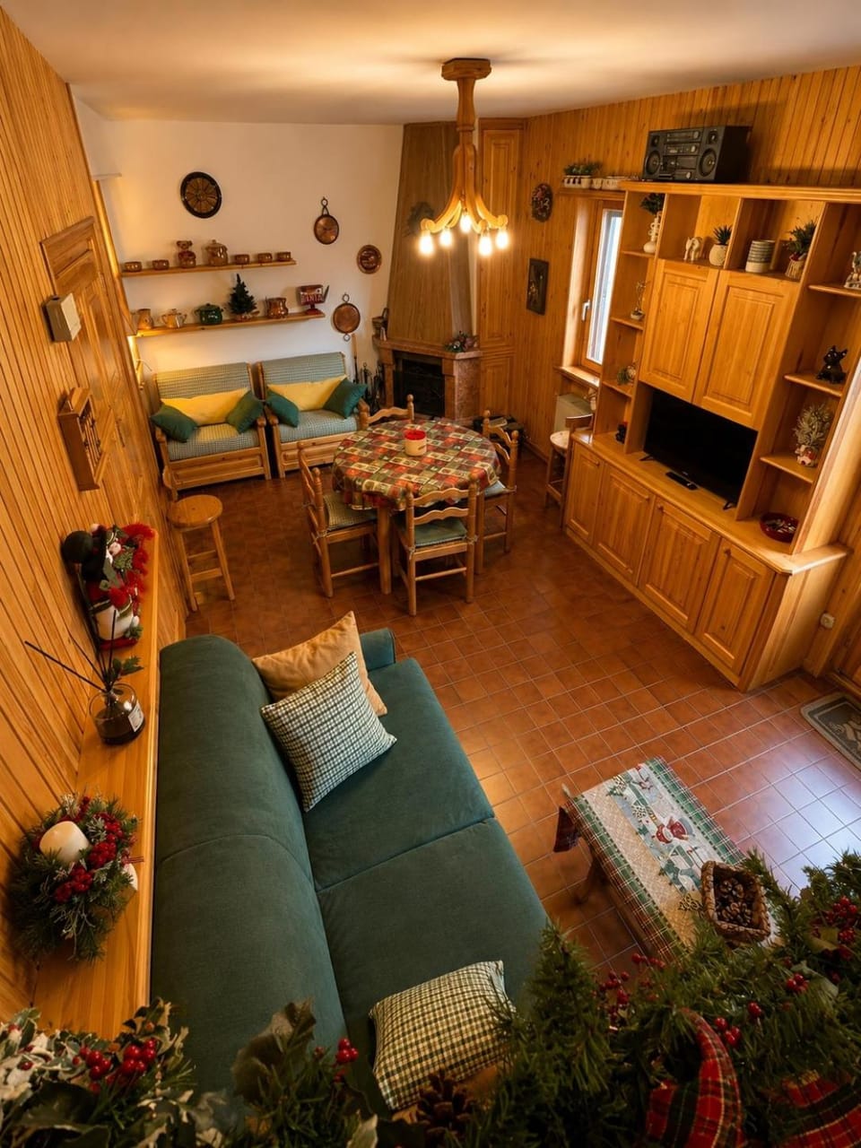 TV and multimedia, Living room, Seating area, Dining area, Evening entertainment