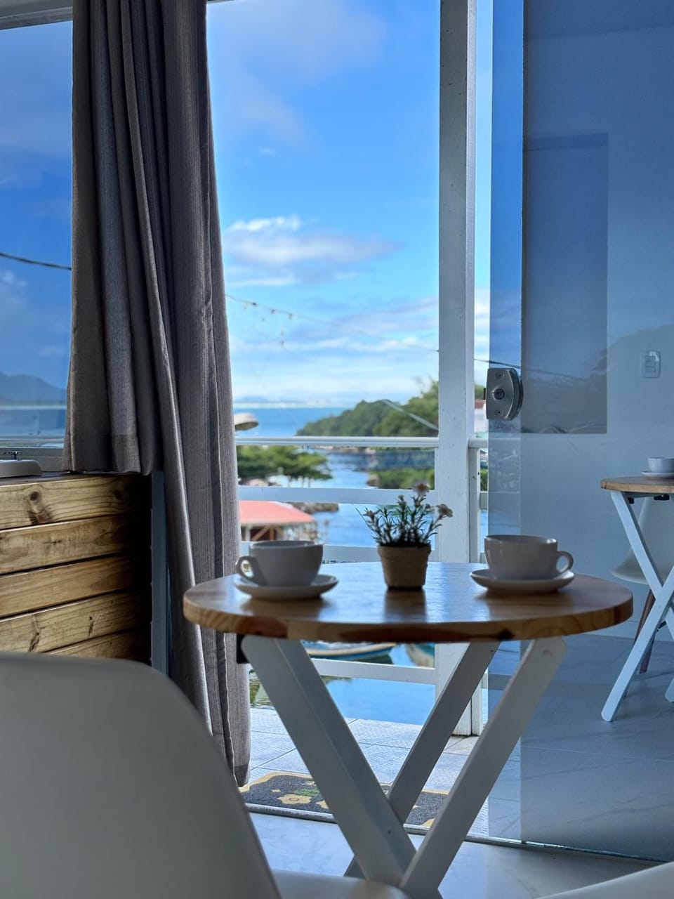 View (from property/room), Dining area, River view, Sea view