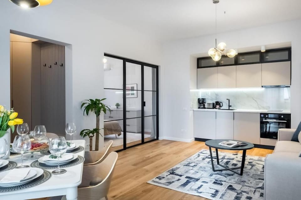 Stunning Views 3BR Sunny Flat - 3 Superb Balconies Apartment in Bucharest