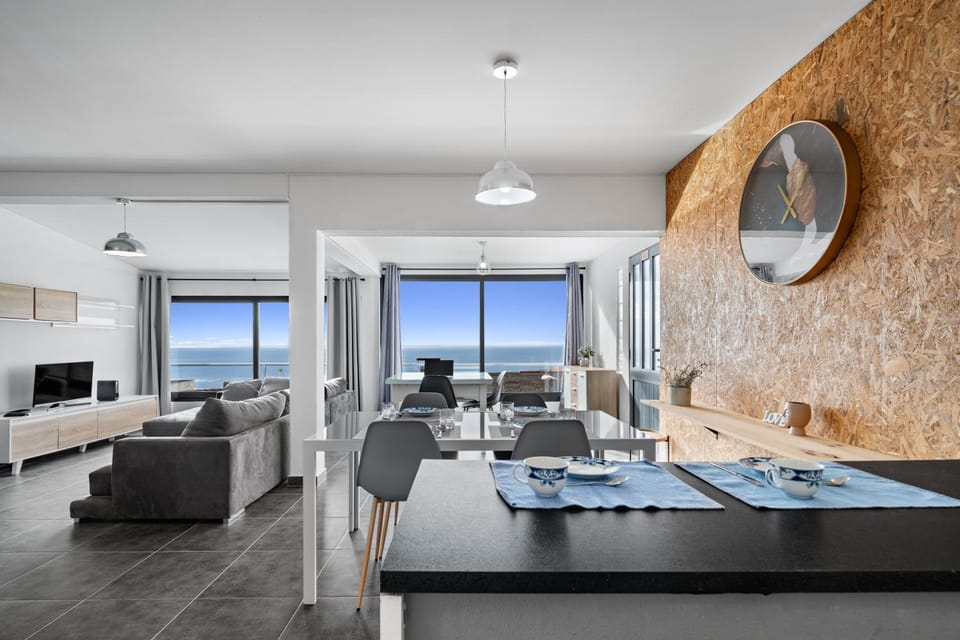Communal lounge/ TV room, Dining area