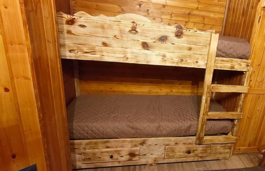 bunk bed