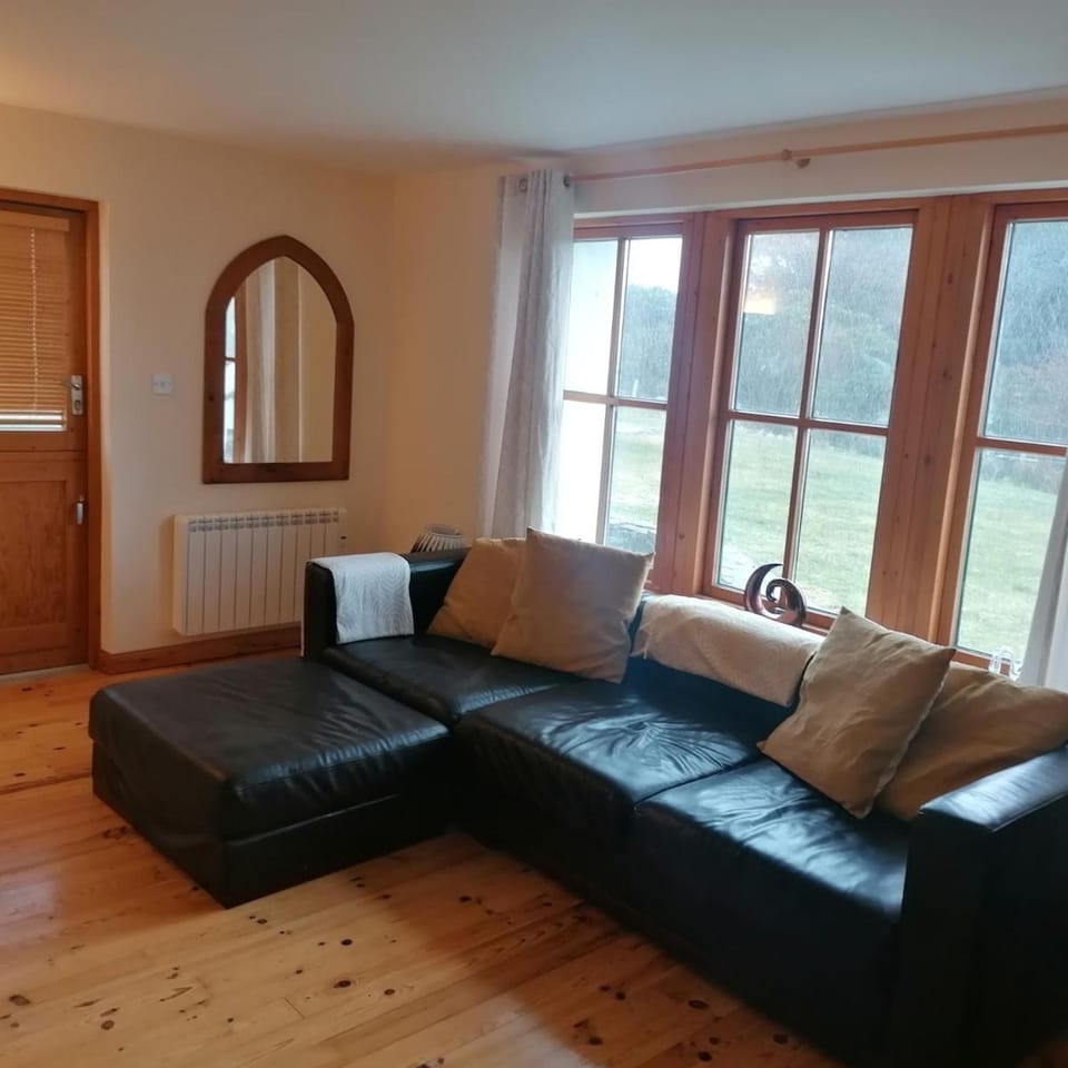 Cheerful 3 bedroom cottage with open fire House in County Mayo
