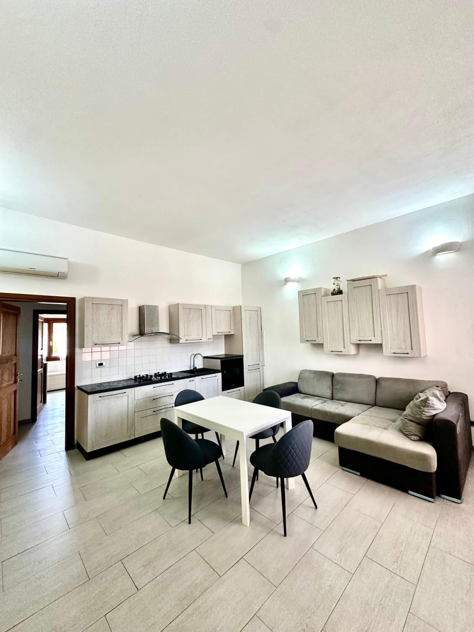 Bed, Kitchen or kitchenette, Living room, Dining area