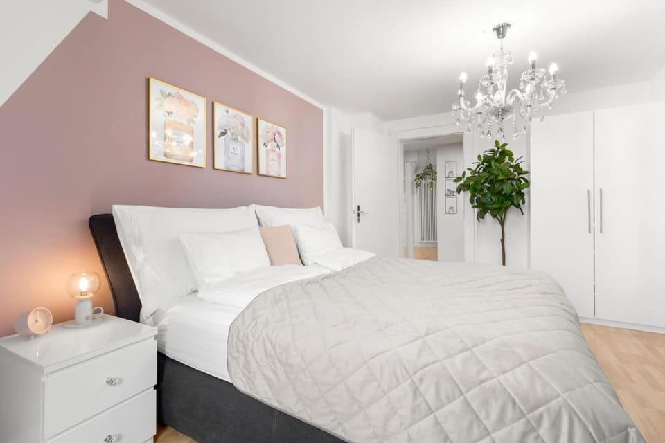 Best Value Central Location AC Free Parking Apartment in Zurich City