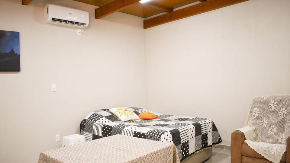 Bed, Bedroom, air conditioner