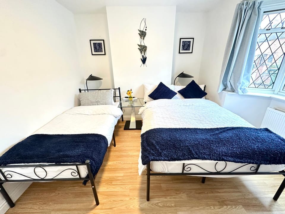 Bed, Bedroom, bunk bed