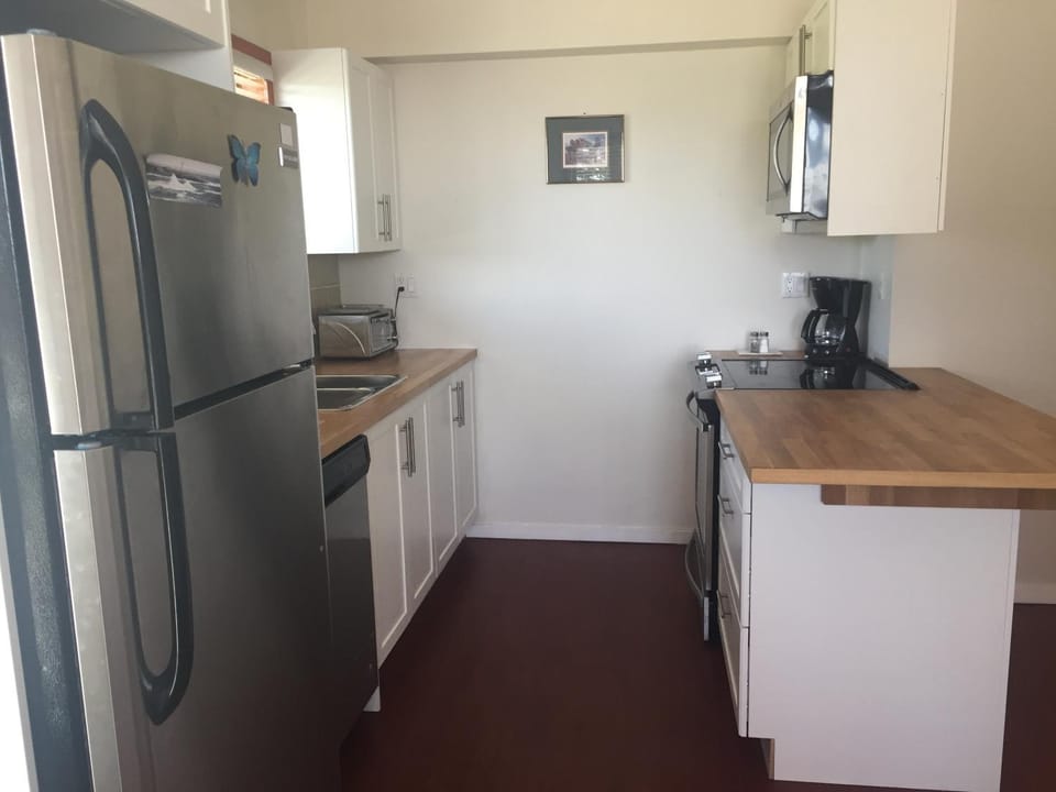 Beaches Downtown Suite In Sechelt Apartment in Sechelt