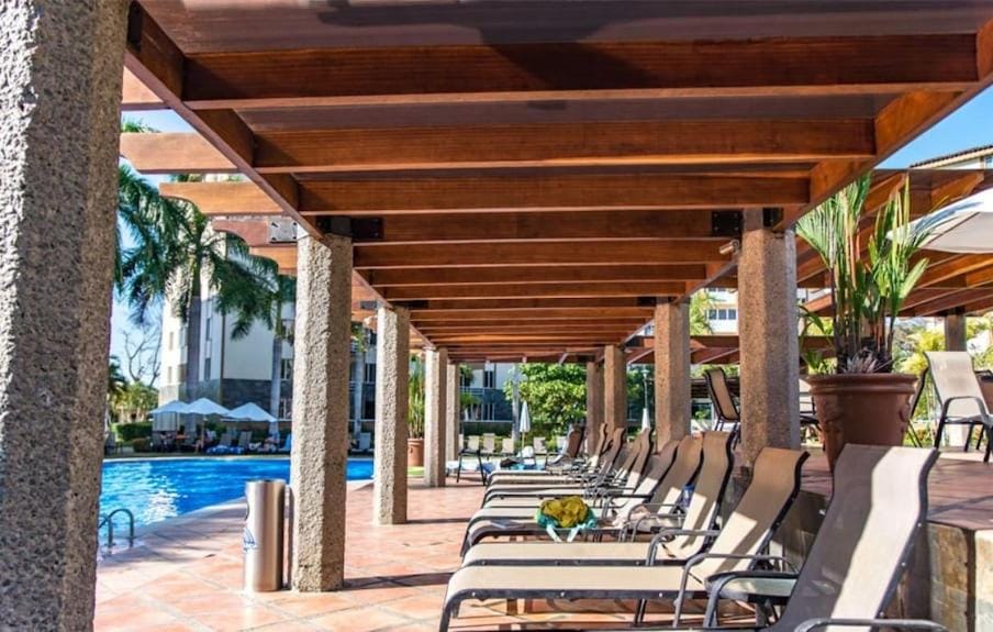 Swimming pool, sunbed