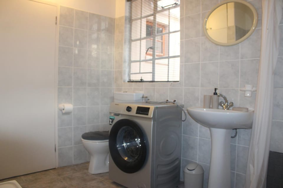 Toilet, Bathroom, washing machine
