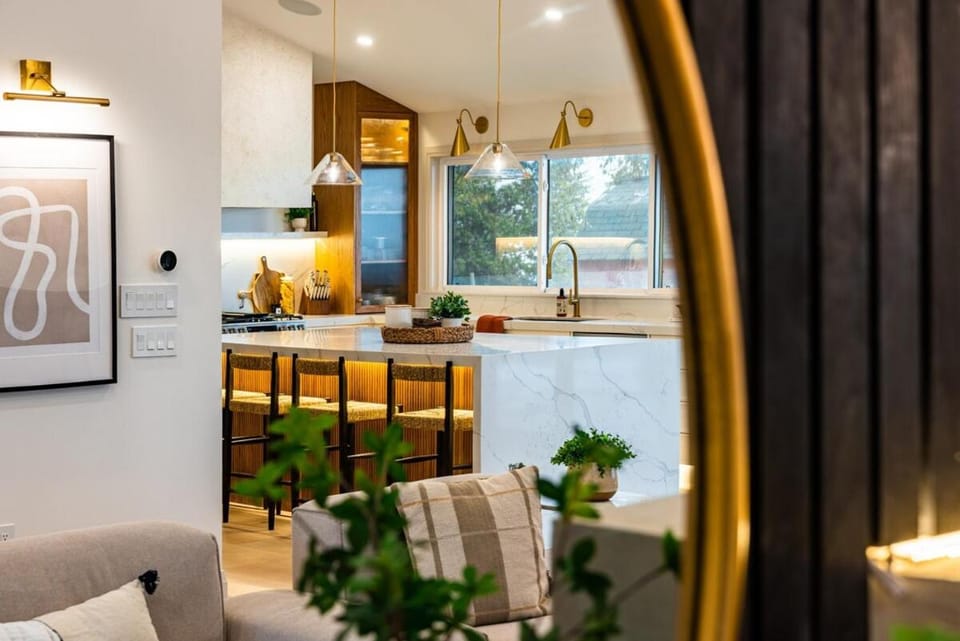 Kitchen or kitchenette, Living room, Dining area, stove