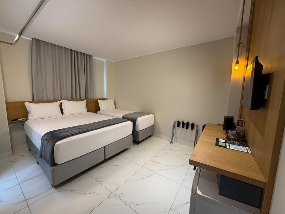 Bed, Photo of the whole room, Bedroom, air conditioner