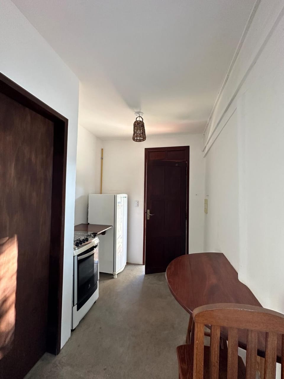 Kitchen or kitchenette, Dining area, minibar, oven