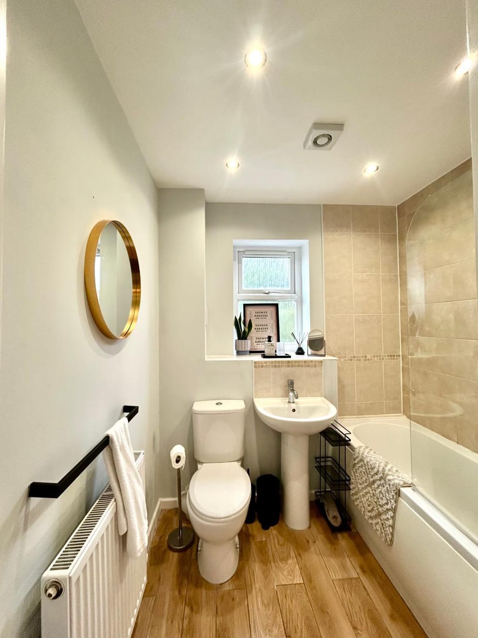Modern 2Bed Netflix & Free Parking Telford Gem Apartment in Telford